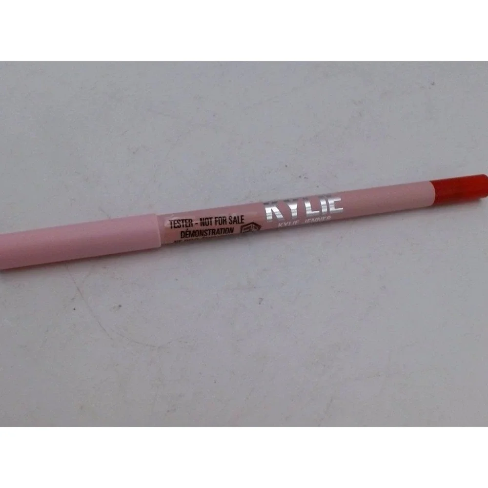 Kylie Jenner - Lip 2 Pc Set, 400 Boss Matte, BRAND NEW IN BOX